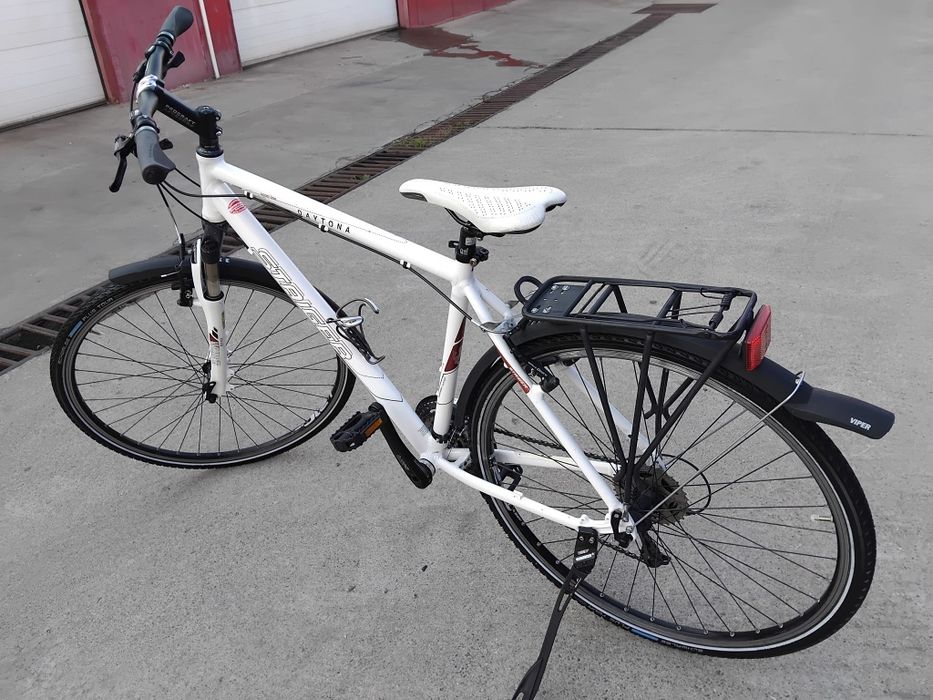 Vând bicicleta din aluminiu pentru bărbați