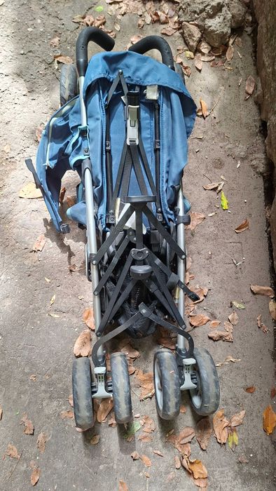 Cărucior sport Chicco, pliabil tip umbrelă, albastru – Stare bună