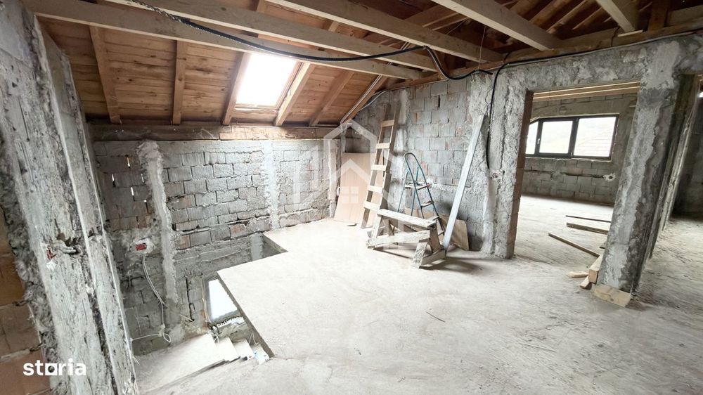 Casa de vanzare la rosu | 180 mp | 710 mp teren | Blaj