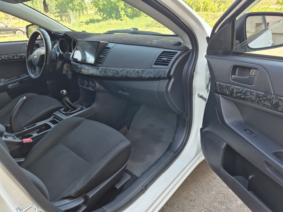 Mitsubishi lancer продам