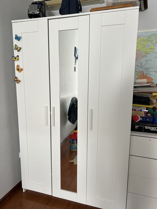 Продается детский шкаф и журнальный столик