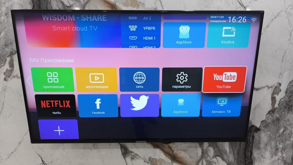 Продам телевизор Самсунг андроид