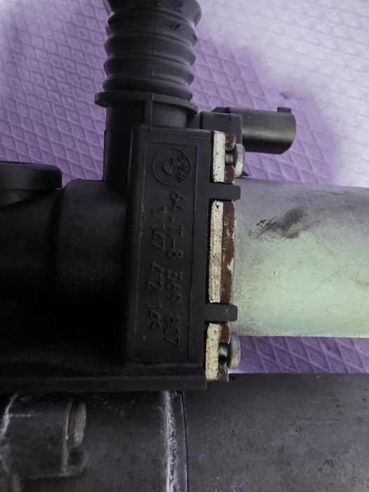 Pompă recirculare apă BMW E90 E91 X3 X1 webasto