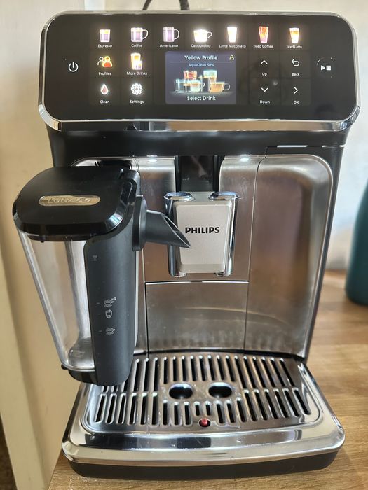 Кафеавтомат Philips EP5547/90 LatteGo