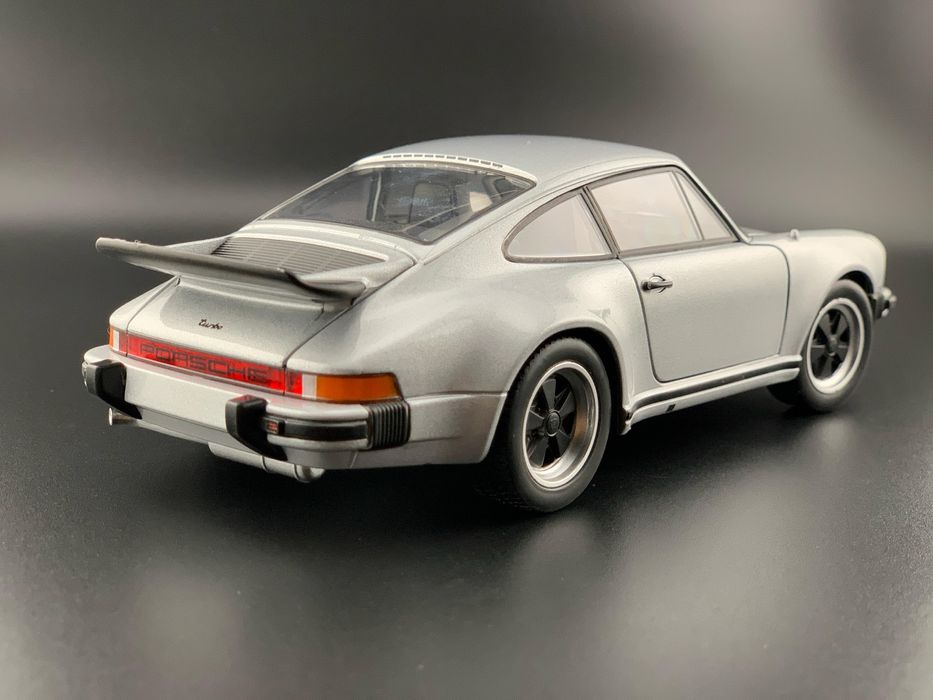 Macheta auto Porsche 911 Turbo 930 , Welly, 1/24