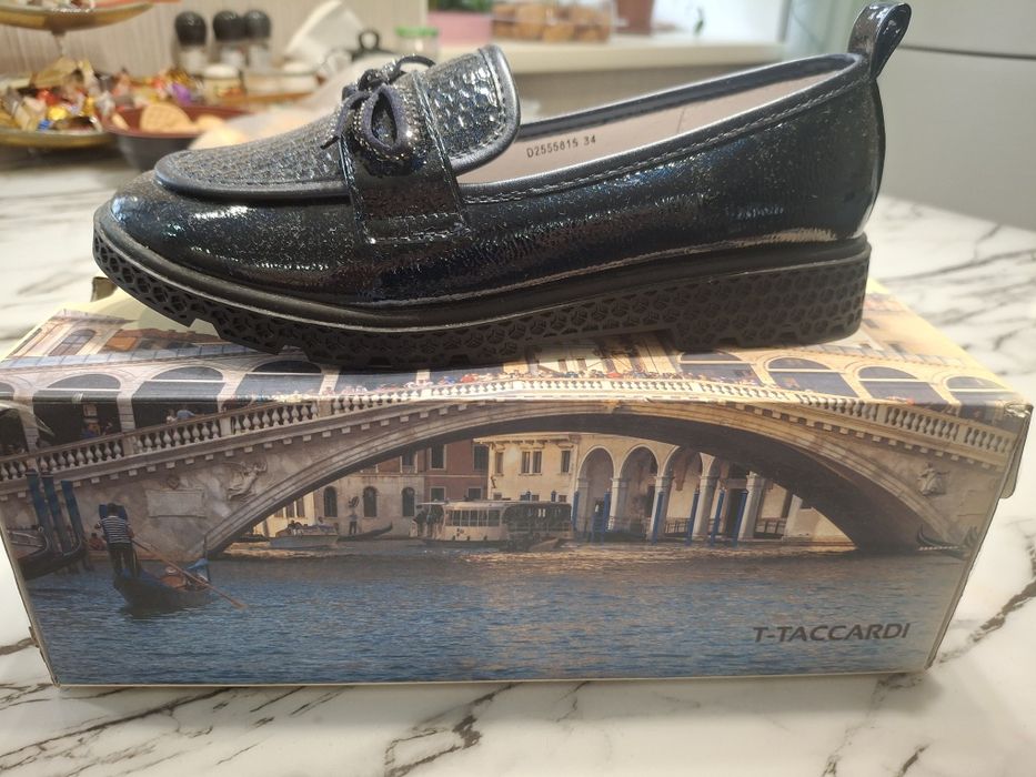 Продам лоферы детские