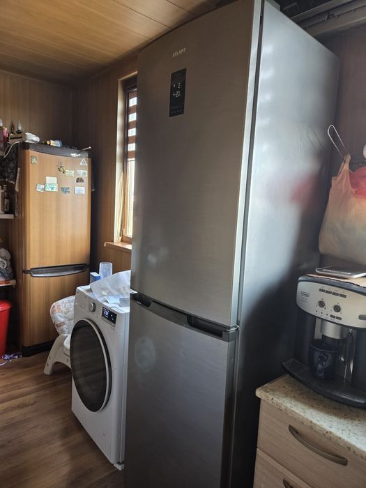 Продается холодильник Атлант