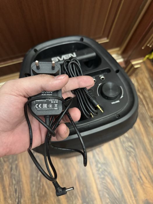 Продам большую Bluetooth колонку.