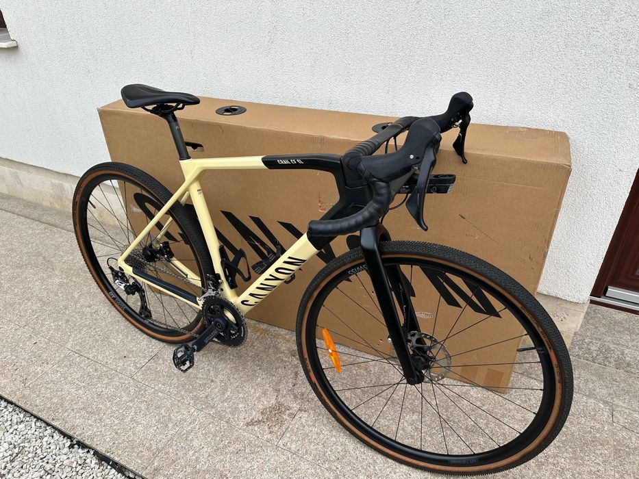Gravel Canyon Grail CF SL 7 (2023) Mărime M – Carbon, GRX 800/600, DT Swiss – Rulată puțin, doar pe asfalt - stare excelentă.