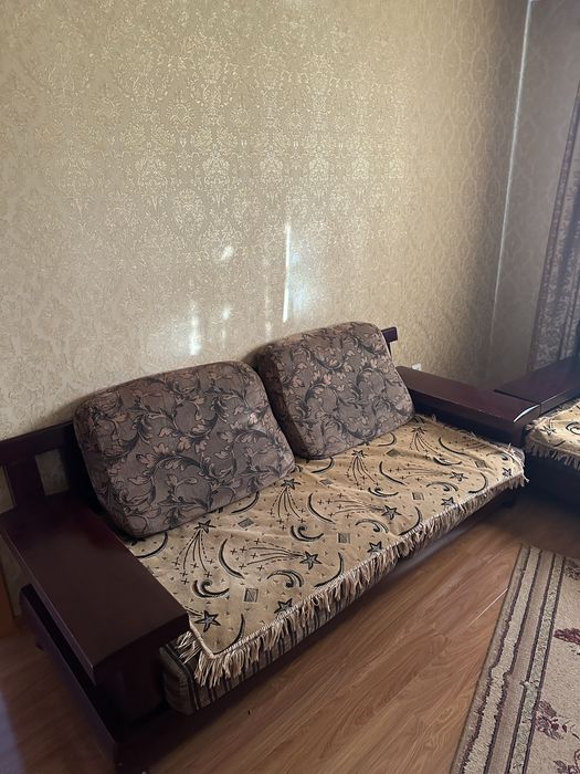 Продам 2 дивана для гостинной