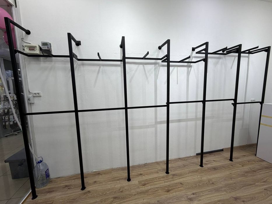 Металлические стойки для магазина