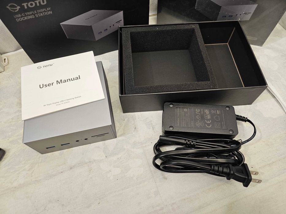 Statie Docking TOTU USB-C Triple Display 4K - Model TT-DC001A - Noua