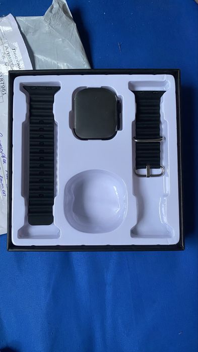 Часы новый наушник нет