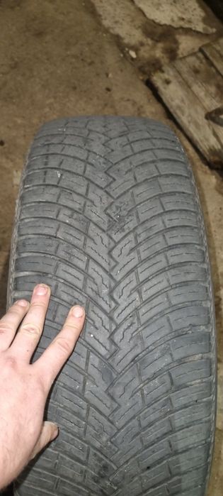 Vând doua cauciucuri