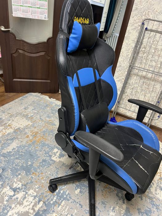Продам игровое-компьтерное кресло