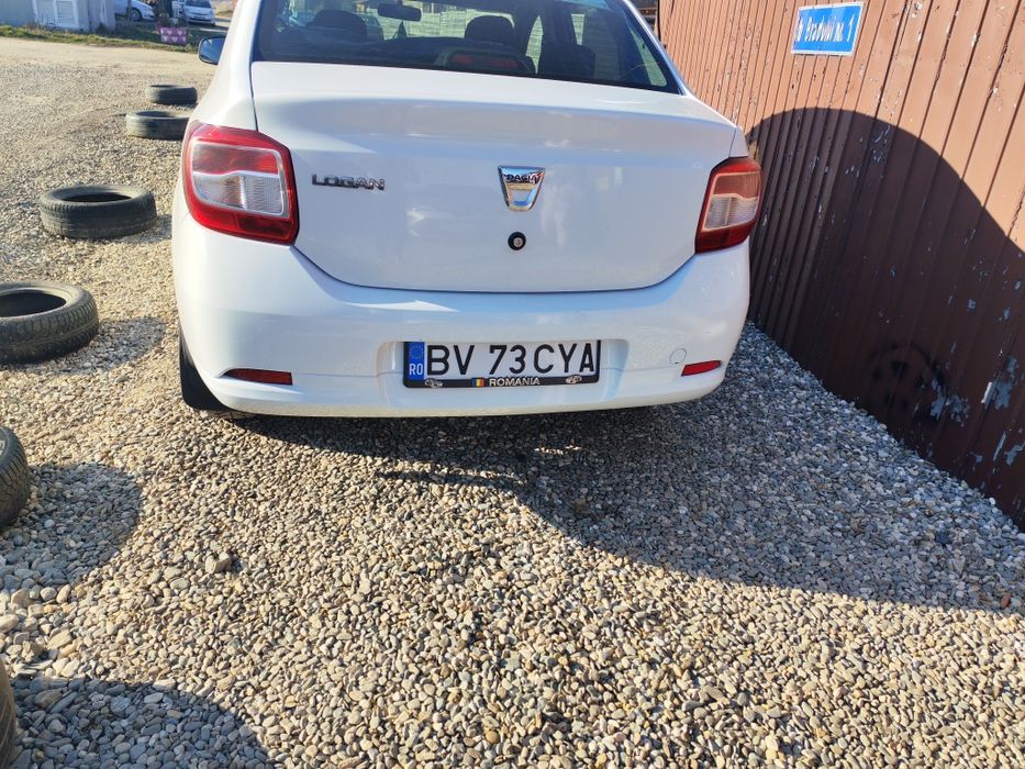 Vând Dacia Logan