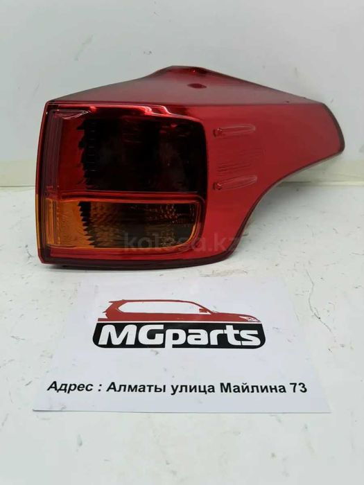Фонарь б/у оригинал правый и левый от Toyota RAV-4 12-15г