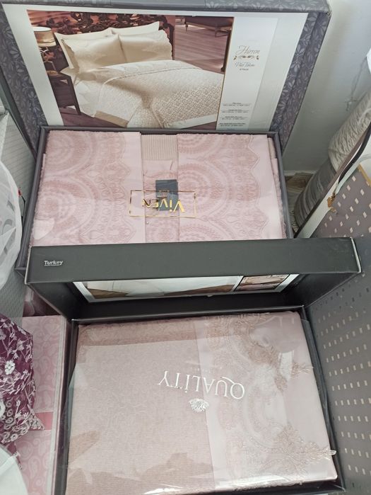 Луксозни Спални комплекти