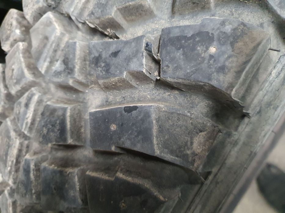 1 бр. Гума  нова 275/ 60 R 15