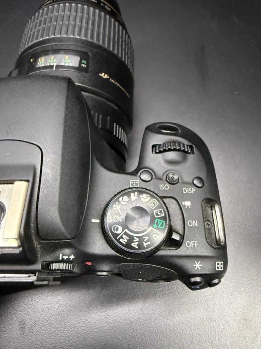 Canon EOS 800D + Obiectiv Canon Ultrasonic 100mm