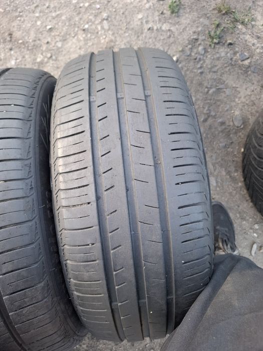 Vand 2 anvelope 185 55 14 tracmax de vara bune