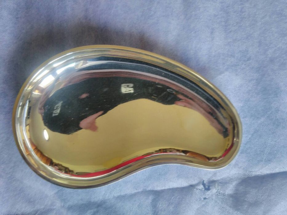 Продавам антикварна сребърна чиния Уникат