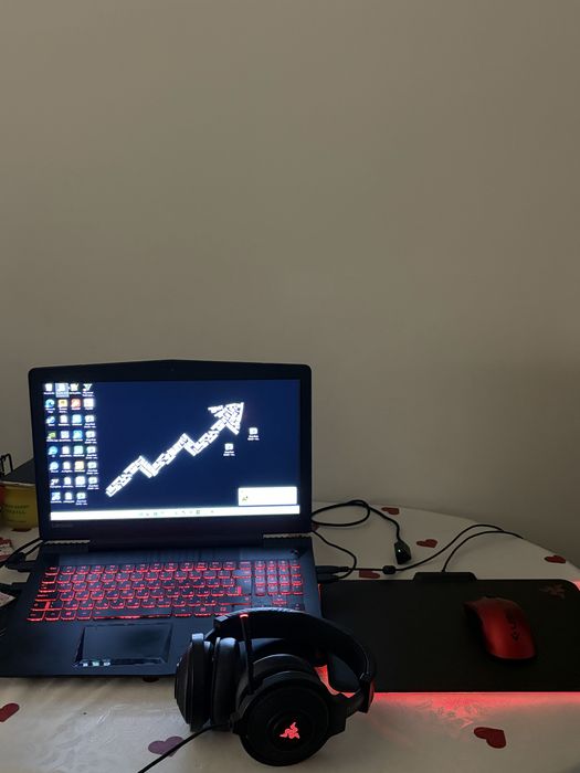 Геймърски лаптоп Lenovo Legion Y520 GTX 1060 6GB i7 7700HQ 16 Ram