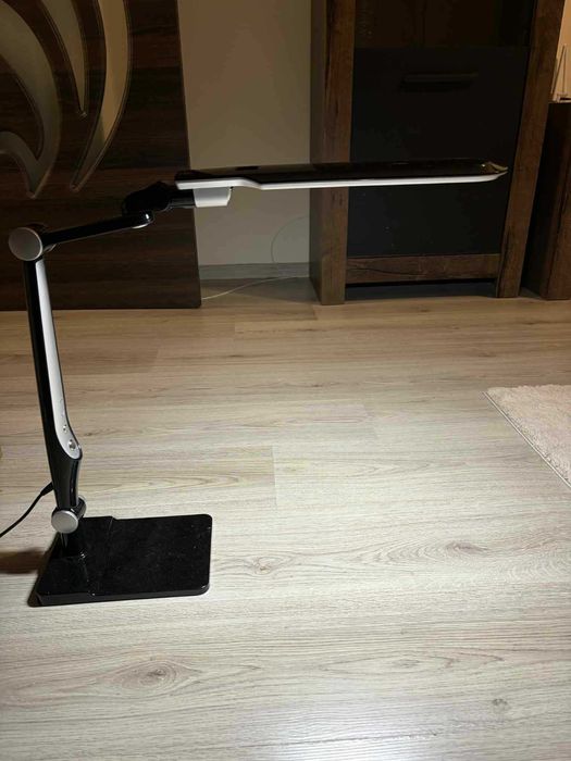 Настолна лампа за бюро