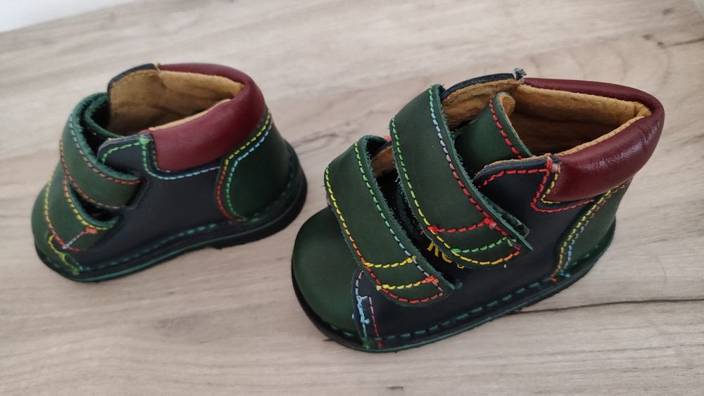 Pantofi din piele, mãrime 18