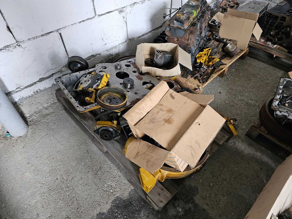 Dezmembrez motor John Deere 6068