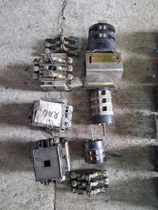 Contactori și relee de diferite modele