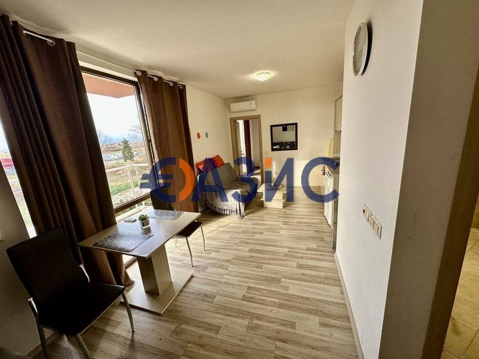Продава се Двустаен апартамент в к.к. Слънчев бряг - 54 кв.м за 1260 €/кв.м - Снимка #1