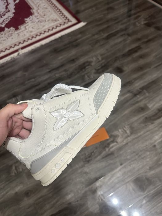 Louis vuitton skate 44
