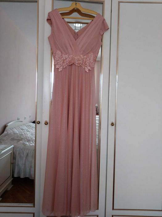 Дълга бална рокля, цвят пепел от рози