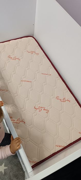 Детска люлееща се кошара