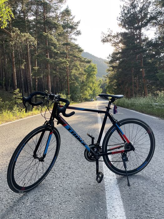 Шоссейный велосипед TRINX