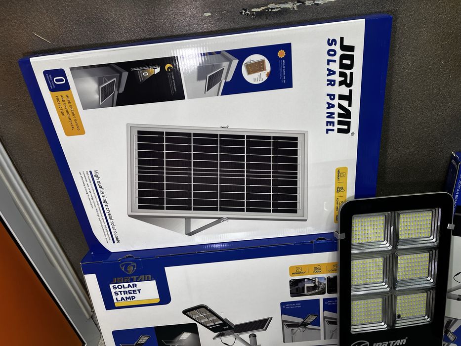 LED Соларна улична лампа JORTAN 2400 W най мощната стойка панел