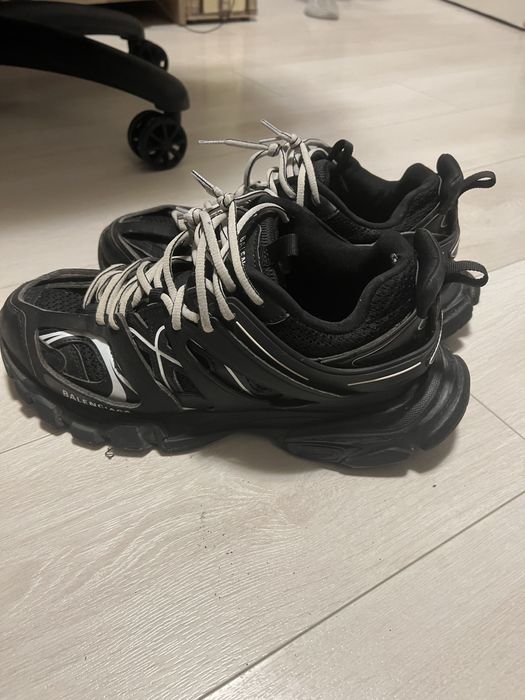 Balenciaga track 44