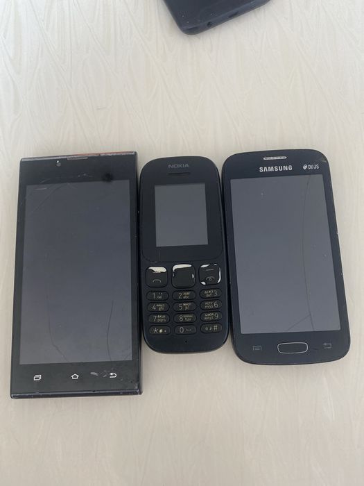 Продаю корпуса на старые телефоны