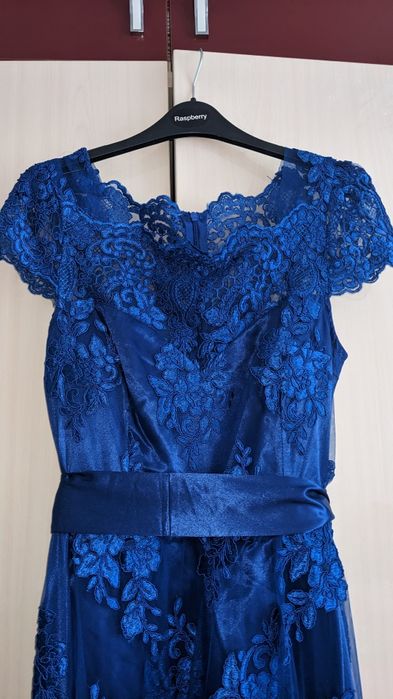 Rochie de ocazie nouă albastru royal asimetrică din dantelă