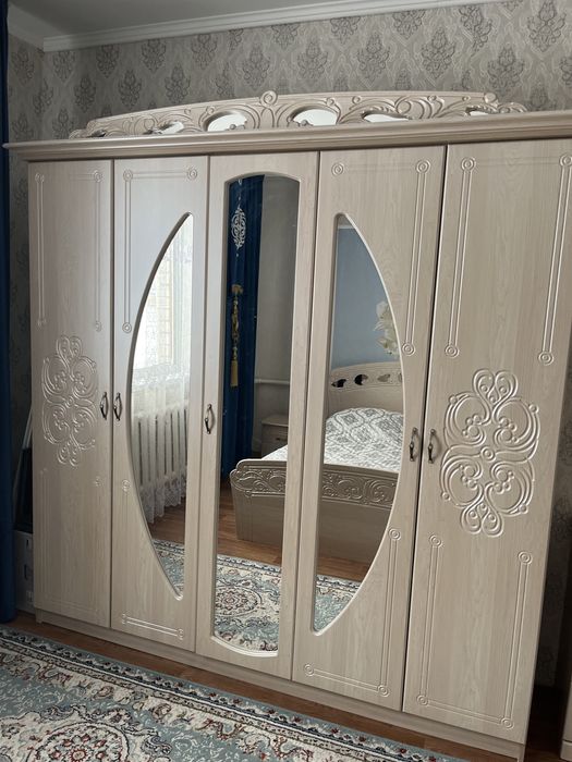 Продам спальный гарнитур