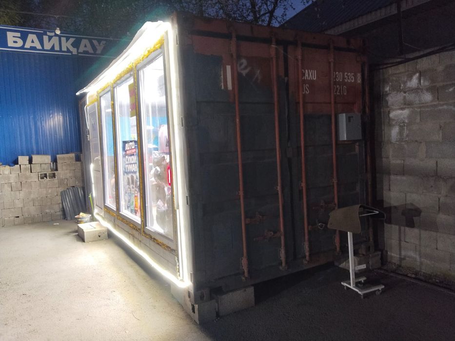 Продаем бутик киоск утепленный