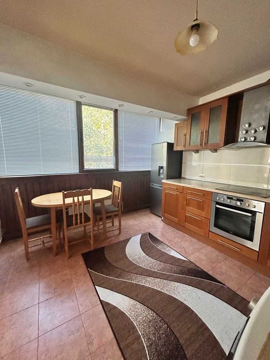 Дава се под наем Тристаен апартамент в Велико Търново, Бузлуджа - 70 кв.м за 306 € - Снимка #1