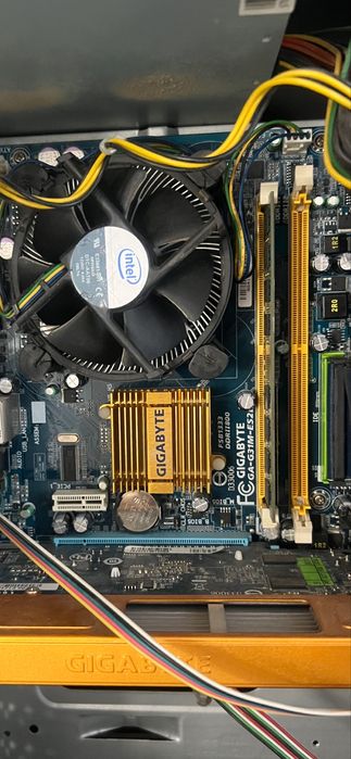 Placa de baza gigabyte ga-g31m -es2L