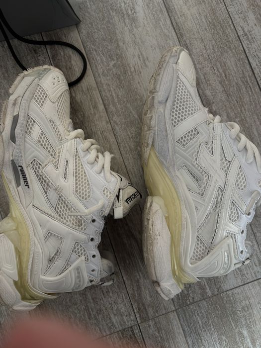 balenciaga runner albi