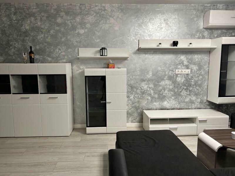 Дава се под наем Тристаен апартамент в София, Лозенец - 95 кв.м за 947.58 € - Снимка #2