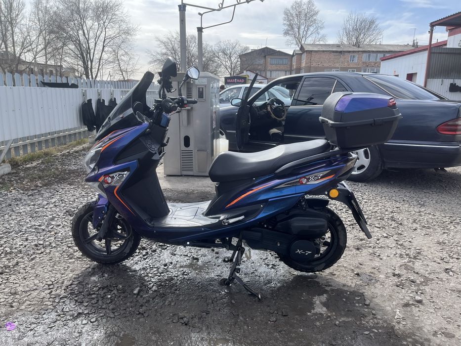 Скутер Maxi 150куб