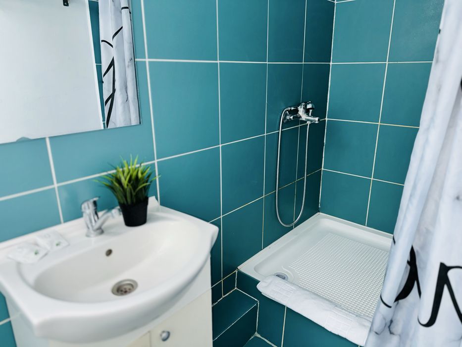 Cazare muncitori 40 lei , parcare privata