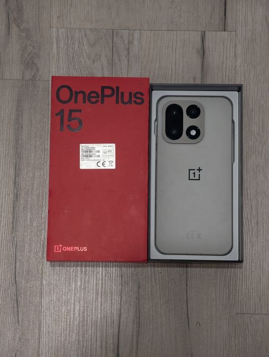 One Plus 15 512 gb Ram 16 5G global