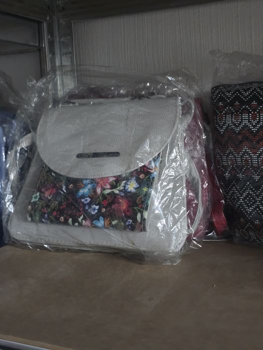 Нови чанти на много ниски цени !!!